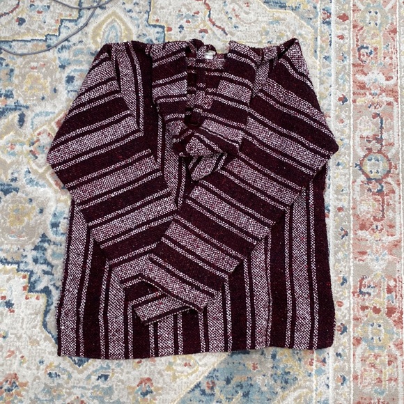 XL San Patricio Maroon/White Drug Rug - Picture 2 of 3